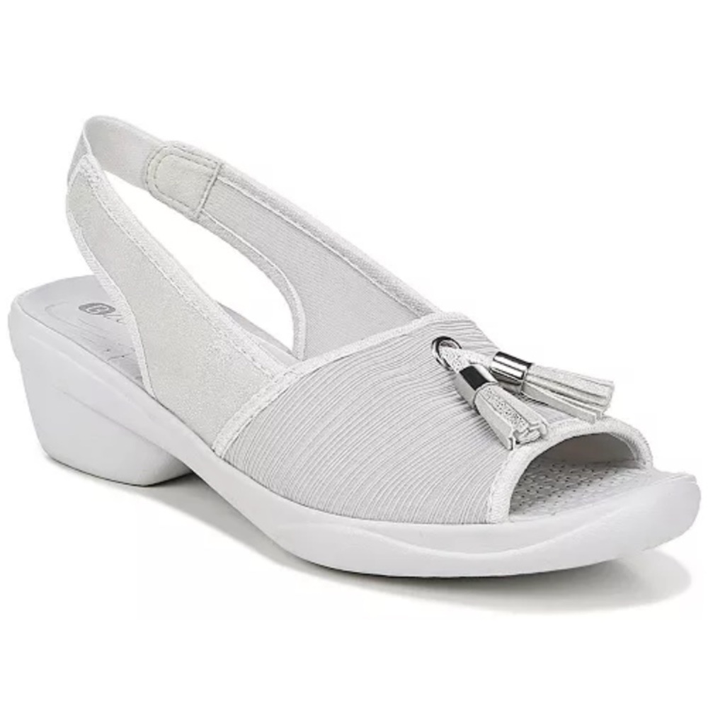 BZEES Silver Women's Slingback Sandals!
Pure Comfort w/ Cloud Technology NEW 9M